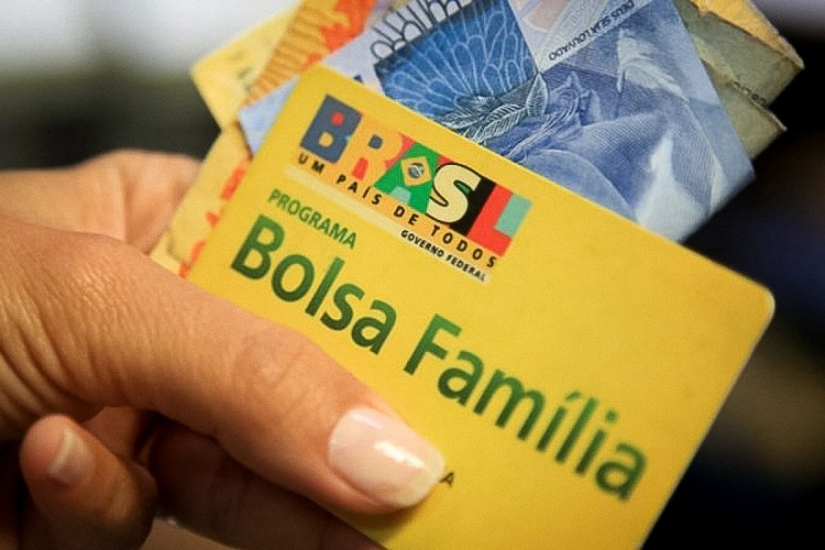 Auxílio Brasil começa a ser pago a 21,9 mi nesta quarta-feira (18)