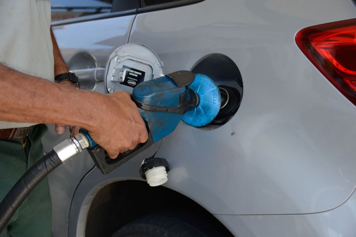 Preço da gasolina sofre novo reajuste