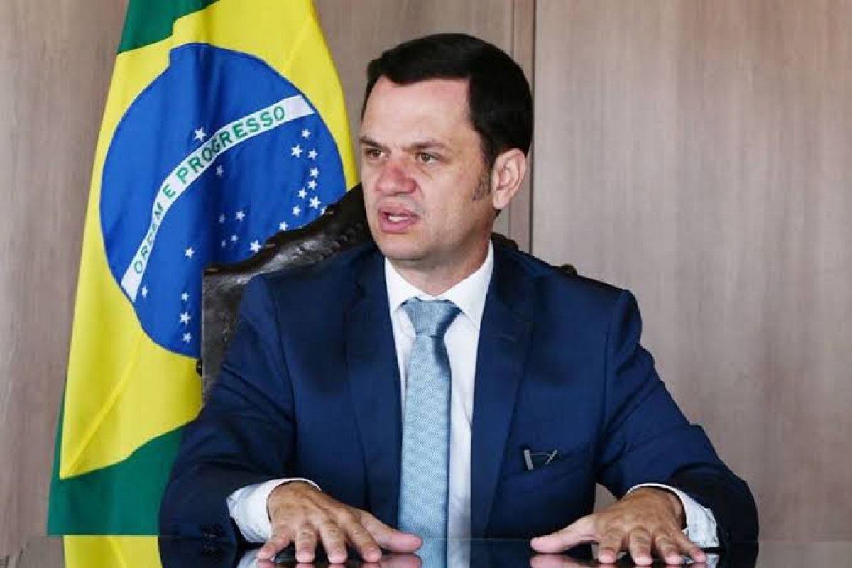 Justiça autoriza TV, sala de reuniões e pedido de delivery por Anderson Torres em prisão