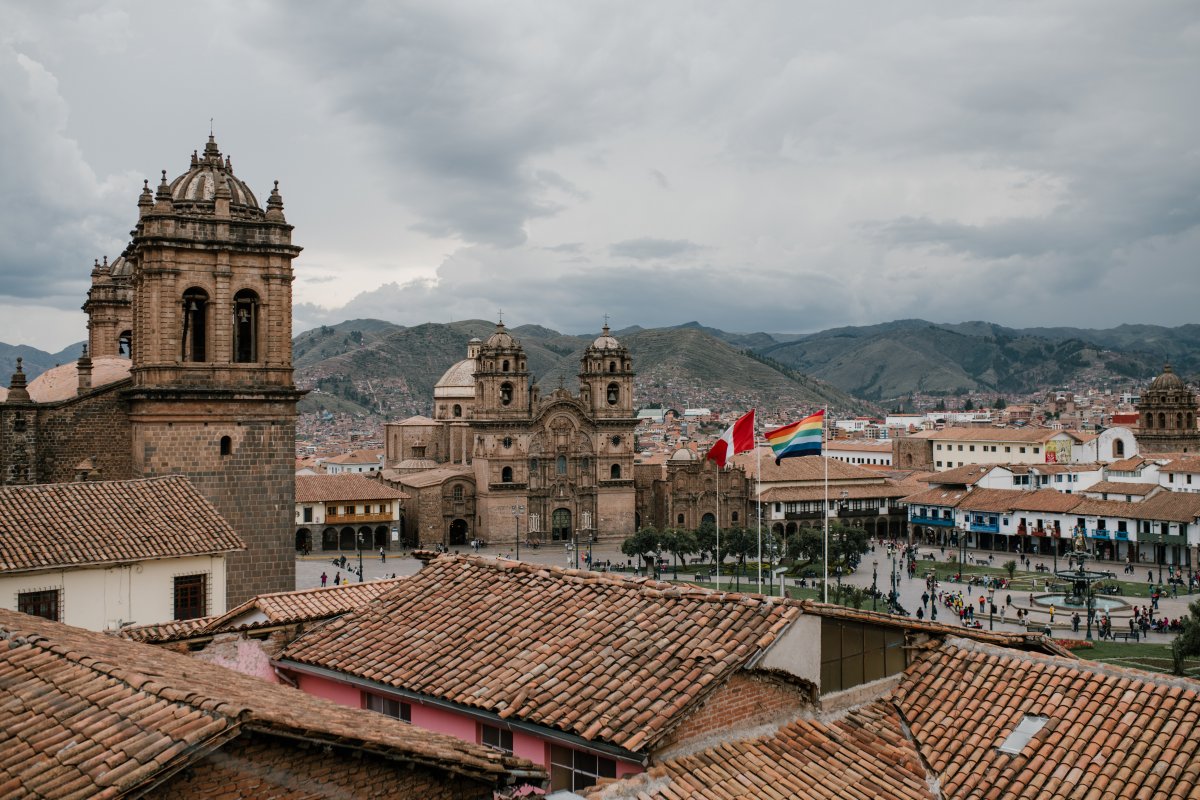 Manifestantes chegam à capital do Peru para protesto contra o governo