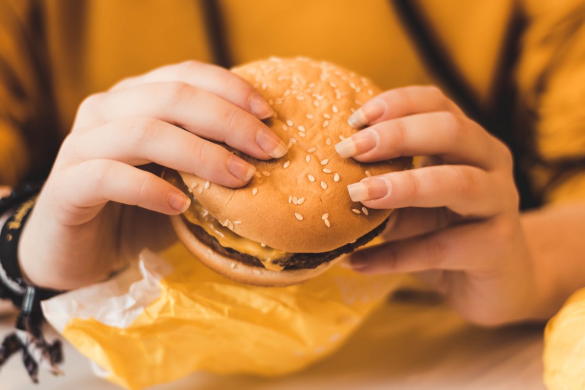 Redes de fast-food oferecem descontos e produtos gratuitos durante a Black Friday