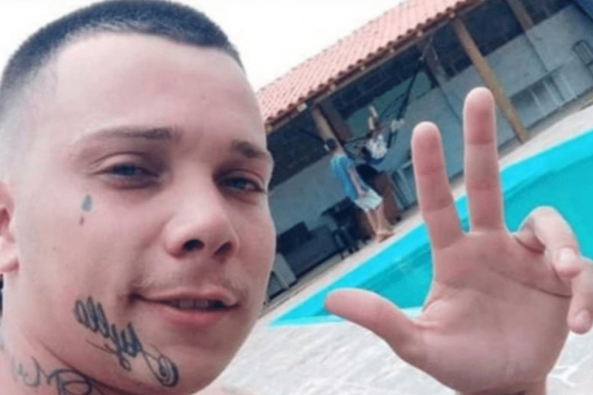Criança de 5 anos morre em MG após levar soco do pai por fazer xixi no chão 