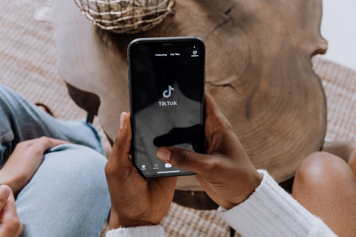 TikTok confirma que alguns funcionários podem impulsionar vídeos da plataforma