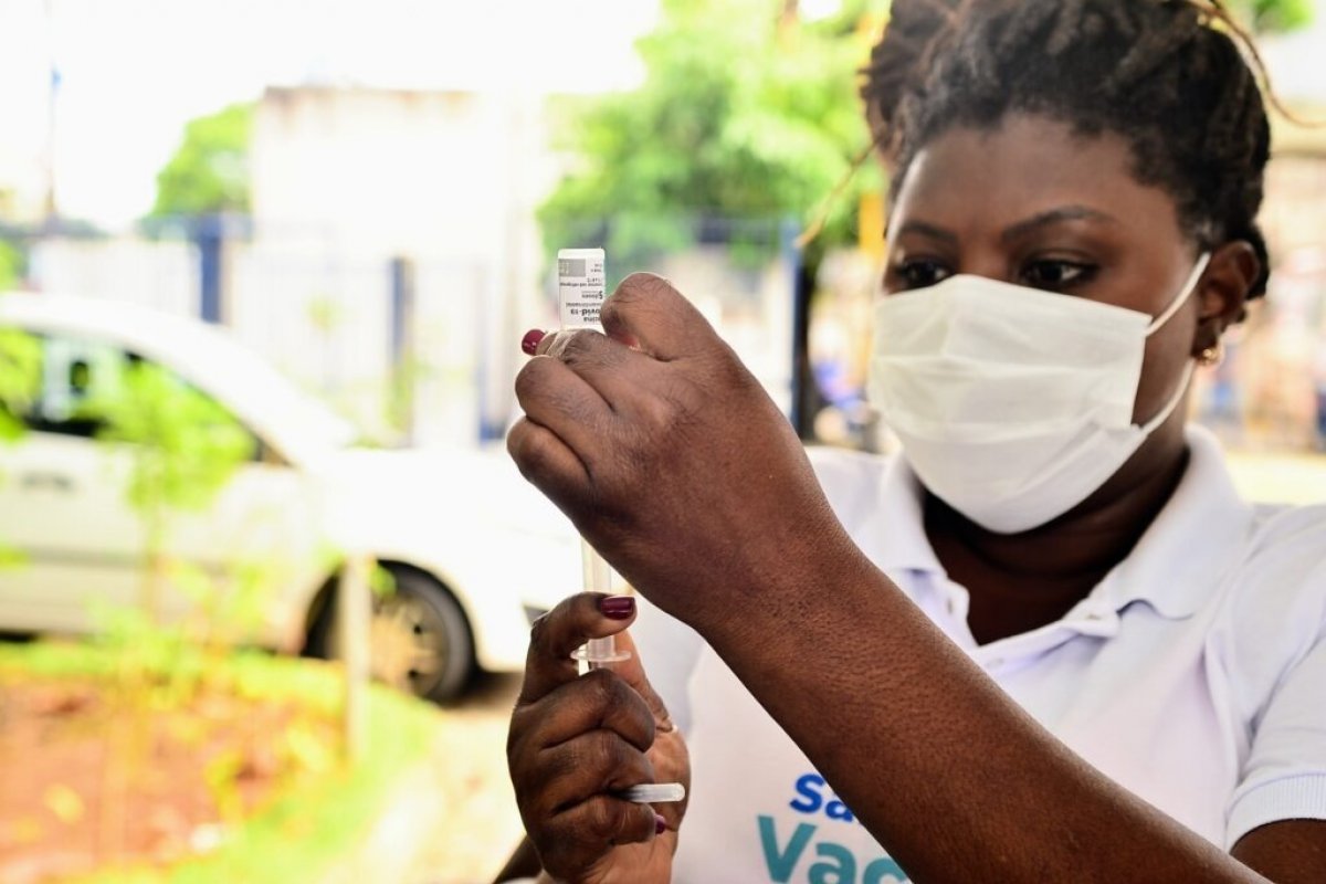 Covid: apenas 50% do público-alvo está vacinado com a quarta dose em Salvador 