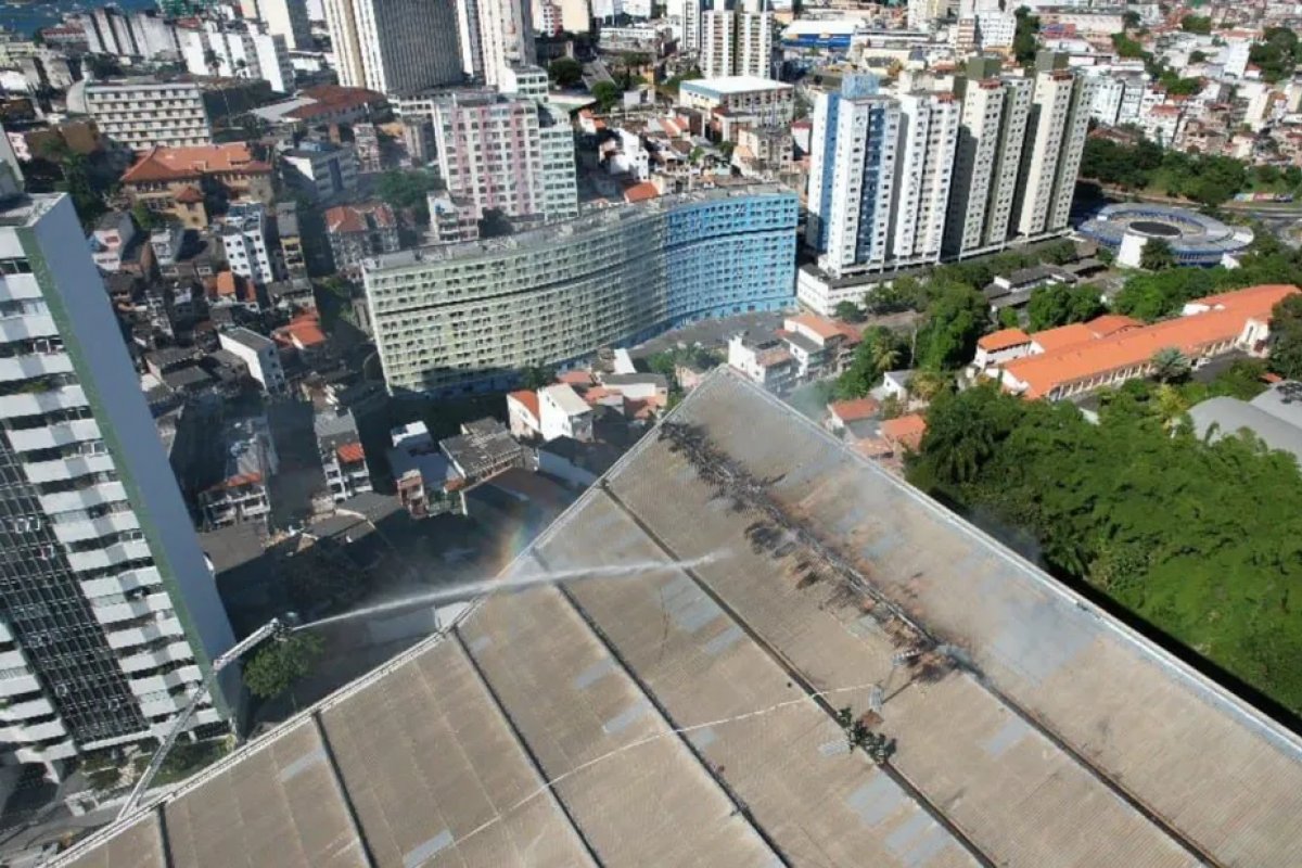 Apresentações no Teatro Castro Alves são canceladas após incêndio 