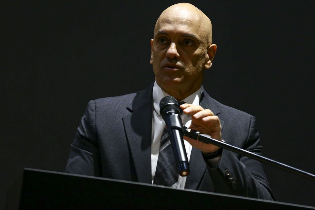 Moraes multa Telegram em R$1,2 milhão por não bloquear conta de Nikolas Ferreira