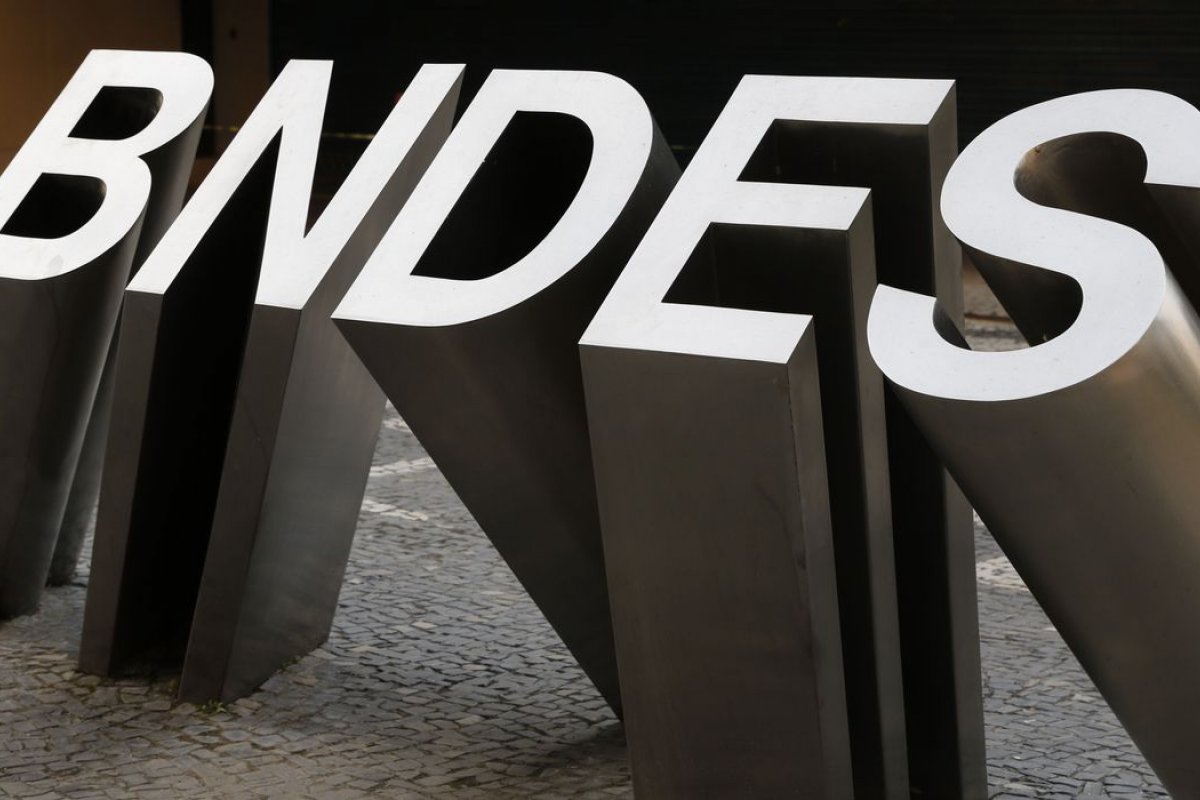 Conselho de Administração aprova nome de Mercadante para presidência do BNDES
