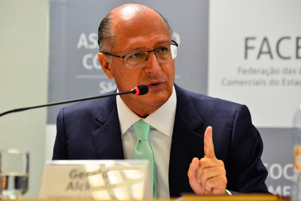 Alckmin deve dispensar 70% dos militares que trabalhavam com Mourão