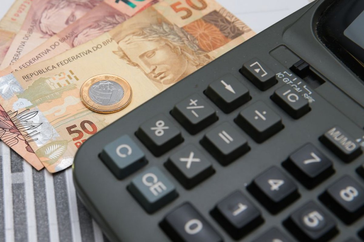 Investimento direto no país em 2022 ultrapassa US$ 90 bilhões e é o maior em 10 anos