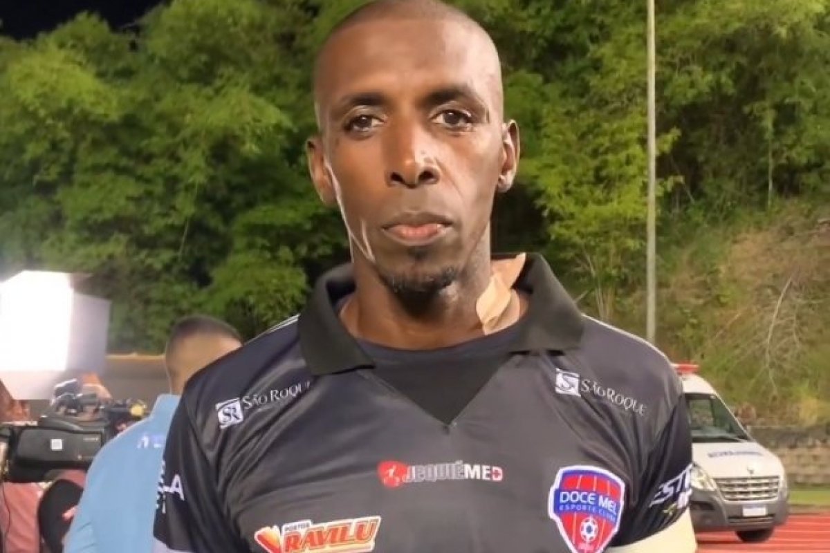 Vitória repudia caso de racismo contra goleiro Rodolfo