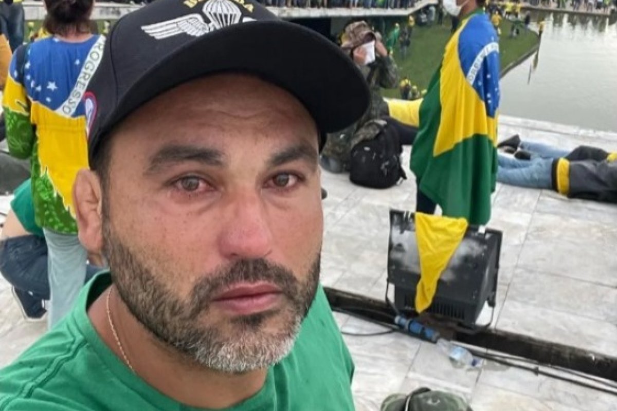 PF faz busca e apreensão em endereços de Léo Índio, sobrinho de Bolsonaro 