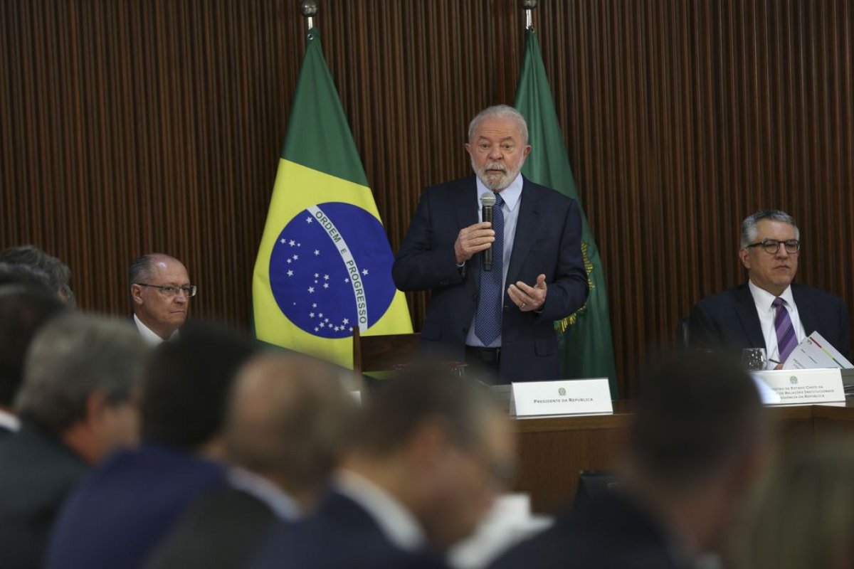 Lula nega pedido de envio de munição do Brasil para tanques na Ucrânia