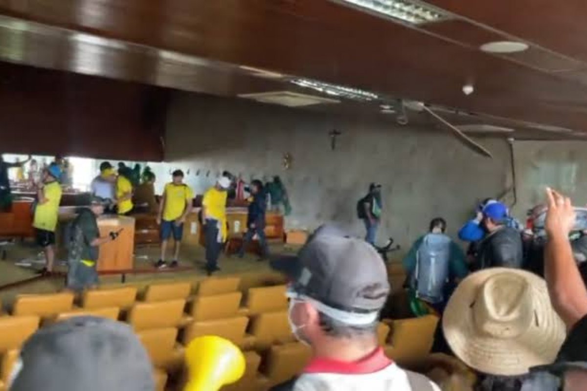 PGR denuncia mais de 200 pessoas por atos antidemocráticos 