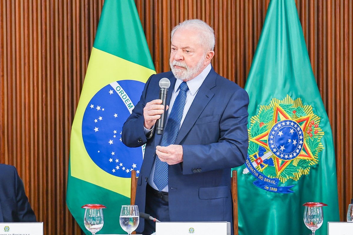 Lula critica Bolsonaro por 'não cuidar' do Alvorada e se diz 'sem casa'