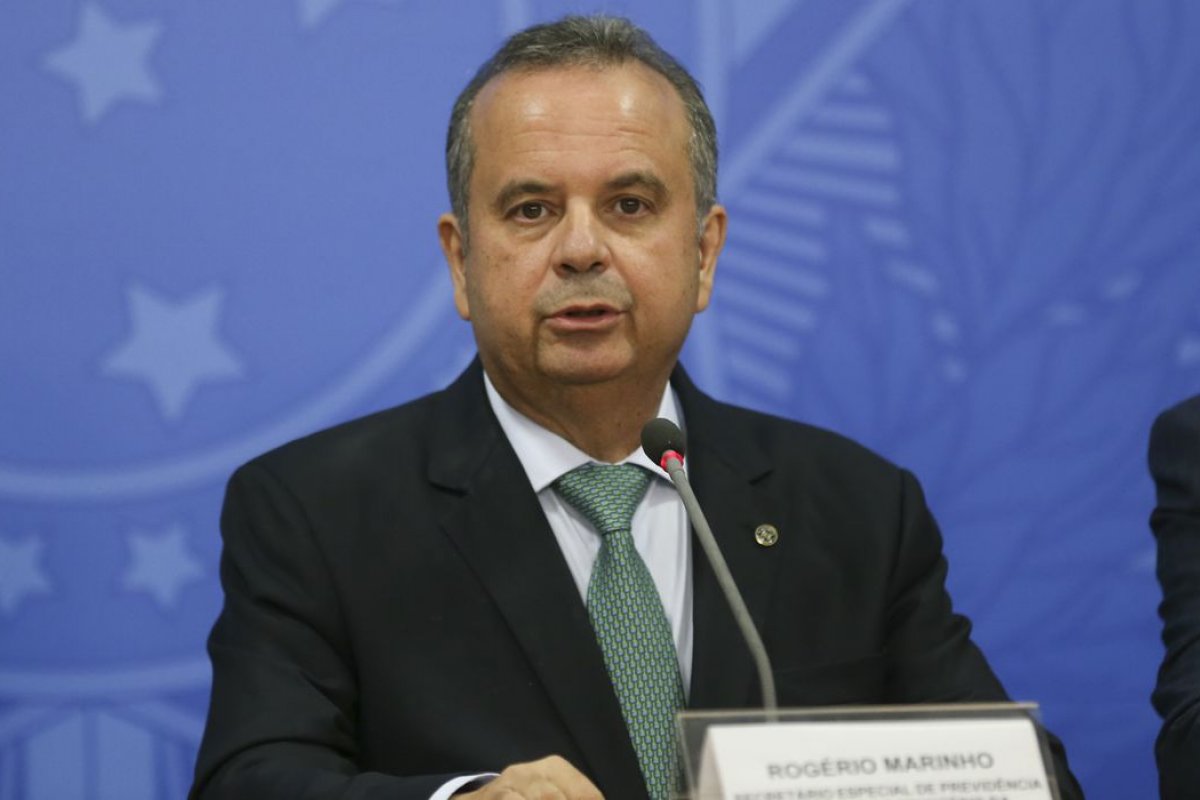 Marinho promete 'oposição' a Lula após perder eleição à presidência do Senado