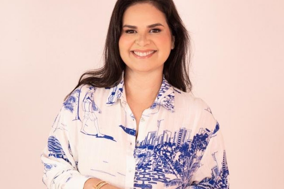 "Bebês não devem tomar banho todos os dias", alerta Andreza Cooper, especialista que vive Hollywood! 