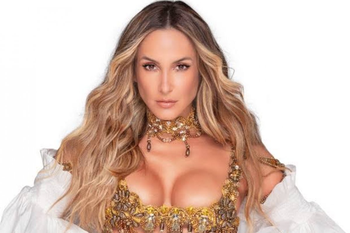 Claudia Leitte é internada em São Paulo! 