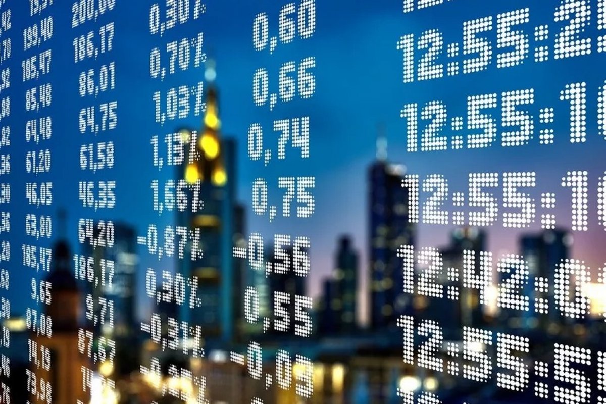 Ibovespa opera em queda e dólar registra alta nesta sexta-feira (3)