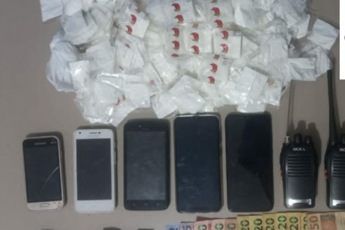 PM localiza suspeitos e apreende drogas no interior da Bahia 