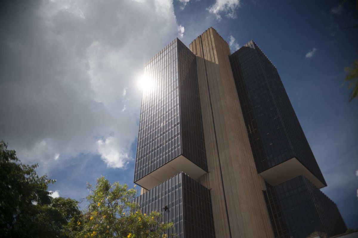 Banco Central indica saldo positivo de R$ 9,4 bilhões nas contas públicas em outubro