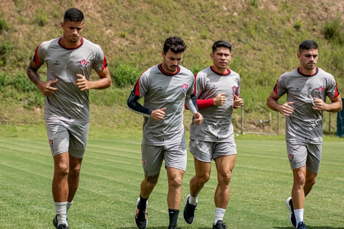 Para espantar de vez a crise, Vitória busca primeiro triunfo na Copa do Nordeste 