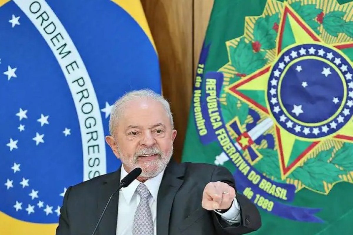 Em reunião com aliados, Lula defende esquecer Bolsonaro e seguir em frente com governo 