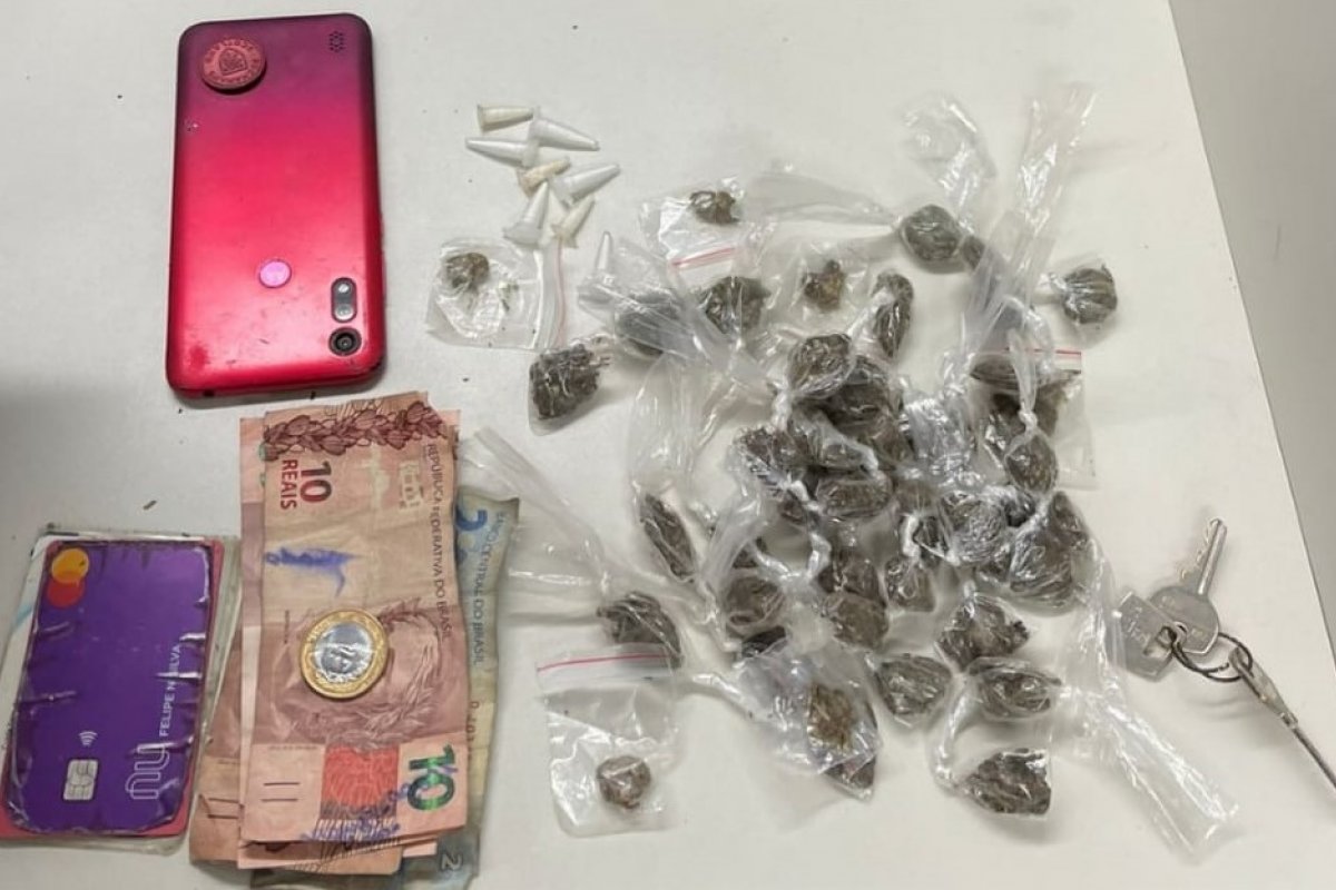 Homem é preso com maconha e cocaína no bairro de Sussuarana, em Salvador  
