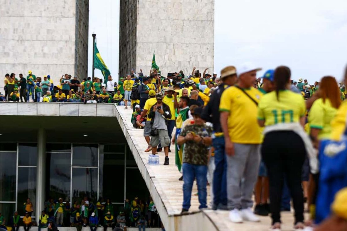 Atentado em Brasília completa um mês e autoridades brasileiras se pronunciam