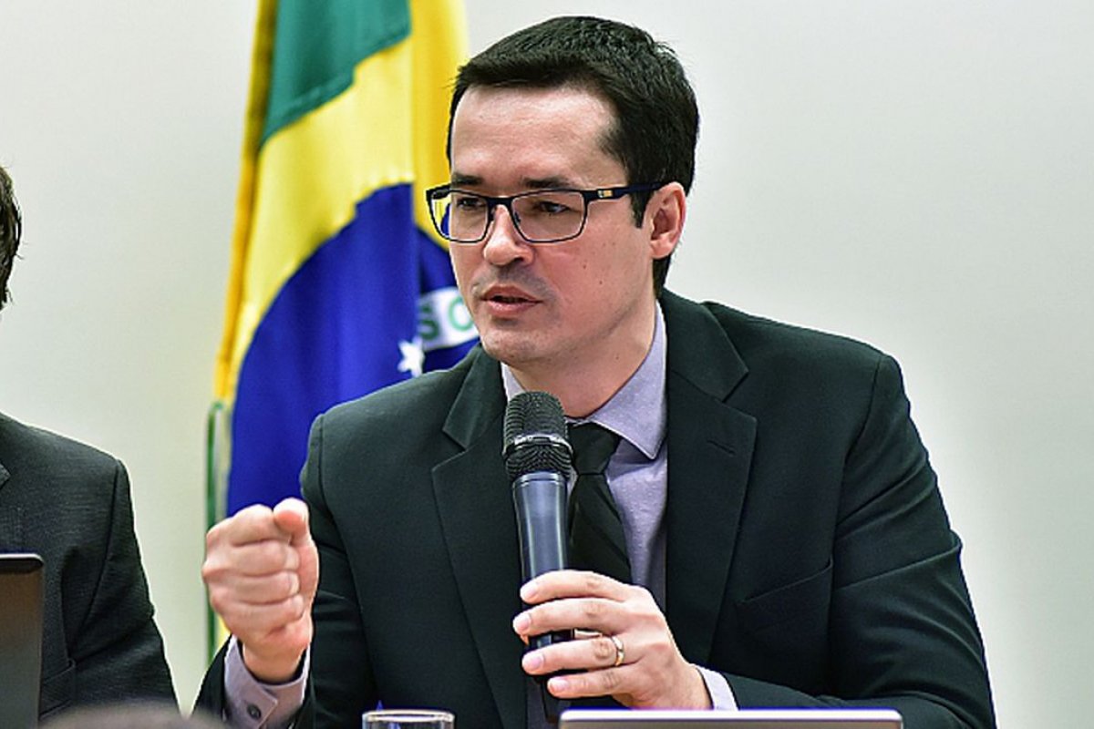 Deltan Dallagnol pede investigação sobre móveis comprados pela Presidência