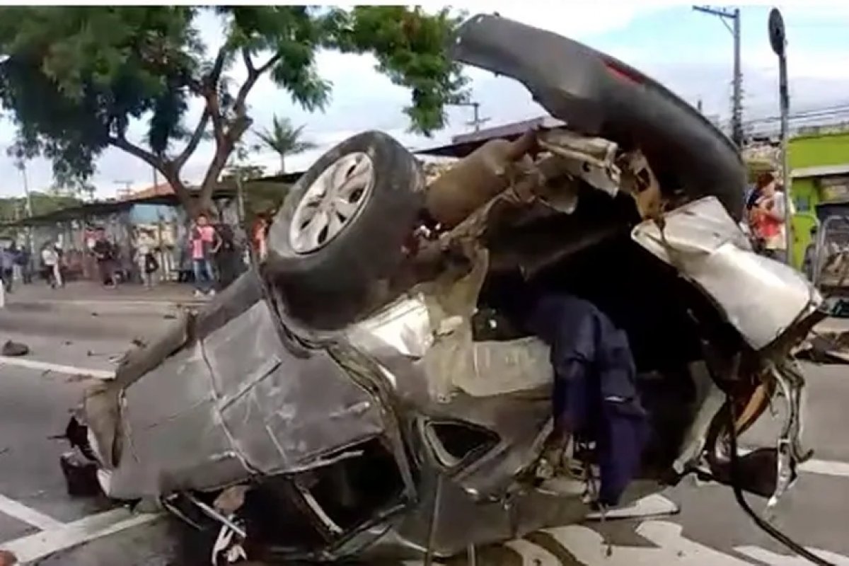 Capotamento deixa três mortos na Avenida Guarapiranga, na Zona Sul de São Paulo
