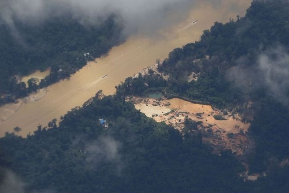 FAB prorroga liberação de voos privados para retirada de garimpeiros de Terra Yanomami
