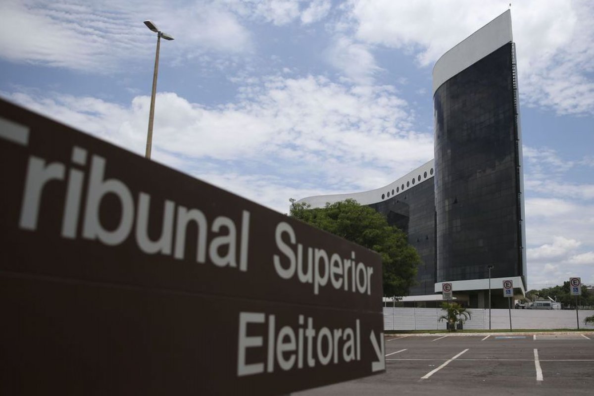 TSE acata fusão entre Pros e Solidariedade