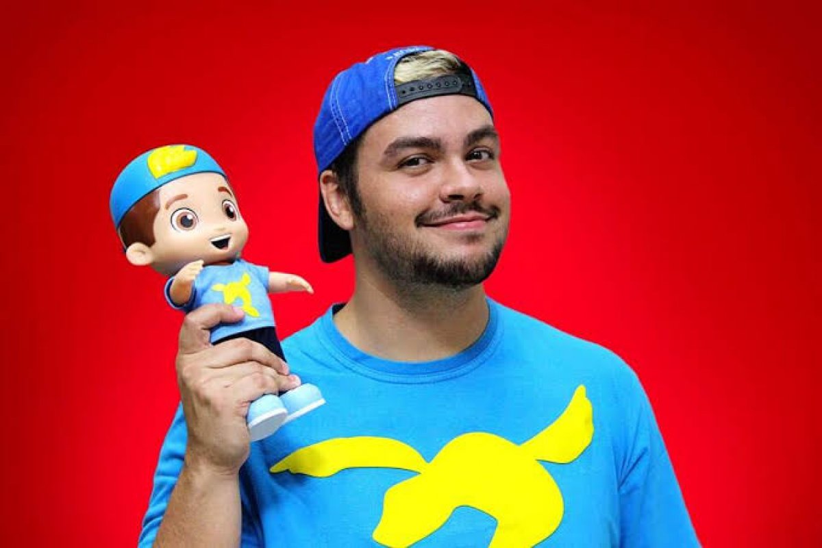 Luccas Neto, um dos influenciadores infantis mais bombados da internet, supera a Barbie em vendas de brinquedo 