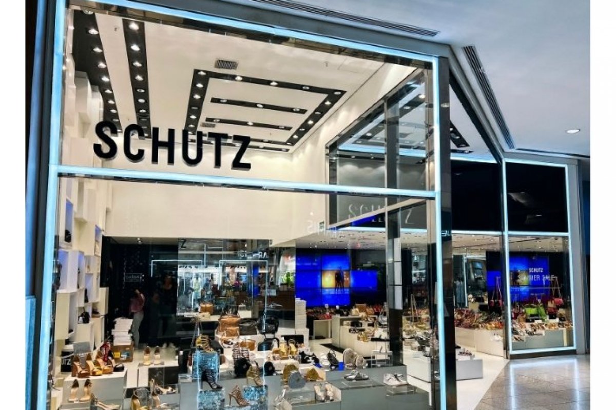 Schutz coloca os pés na folia do carnaval com ação no Camarote Salvador!  