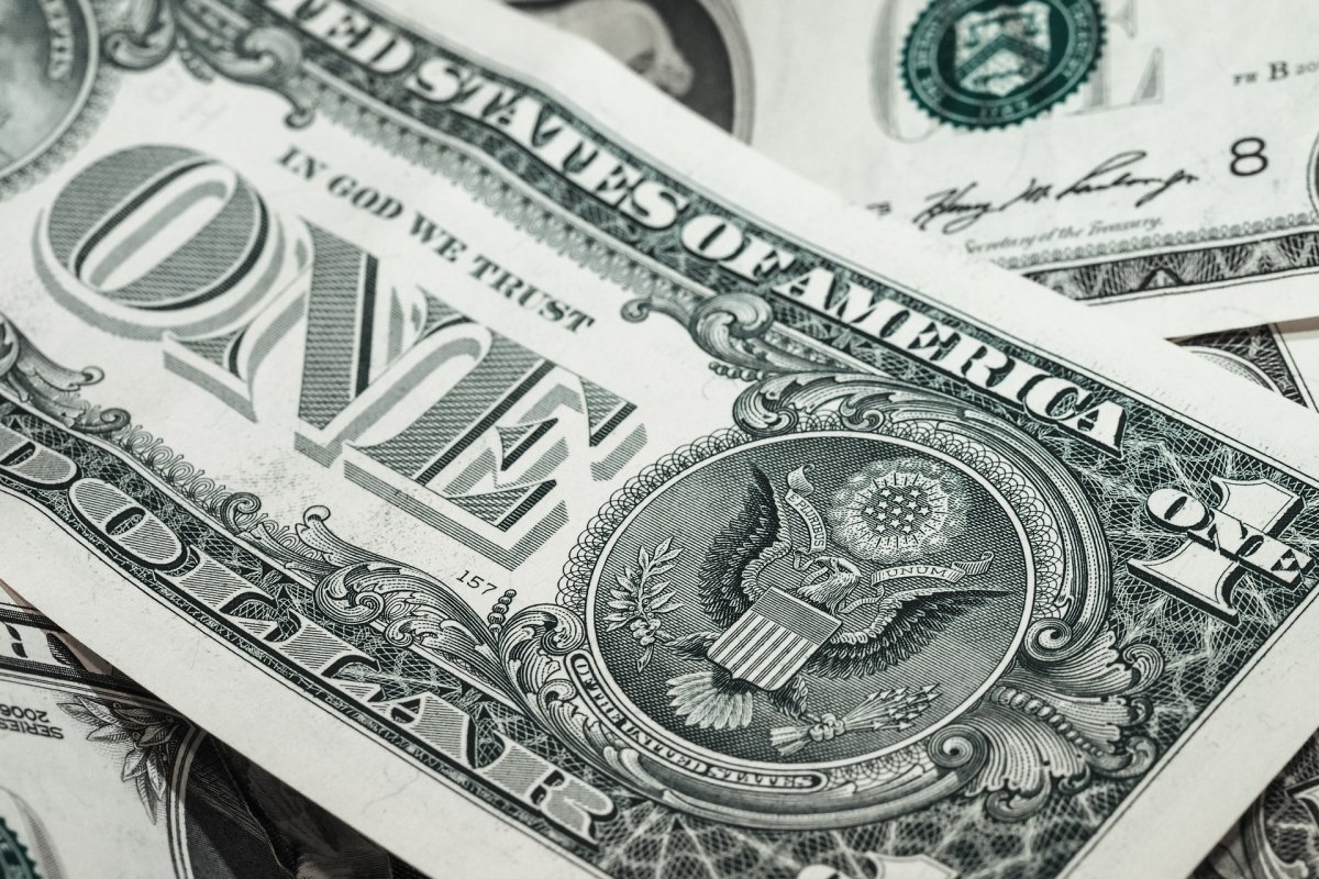Dólar termina a quinta-feira (16) cotado a R$5,21 e bolsa sobe com juros