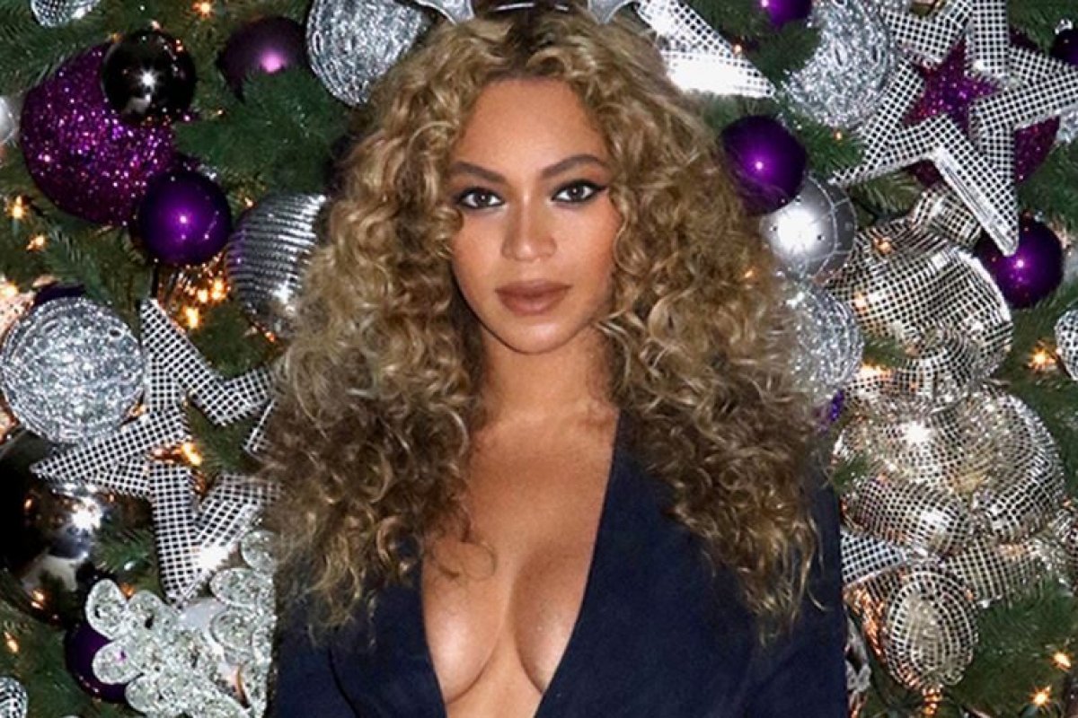 Beyoncé lança coleção de roupas especiais para o Natal 