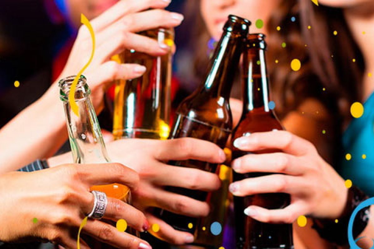 Mulheres ultrapassam homens no uso excessivo de álcool no carnaval de Salvador, aponta pesqusa