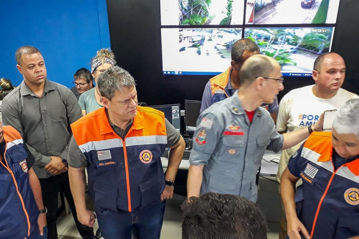 Litoral Norte de SP tem mais de 1.700 pessoas desalojadas e desabrigadas após chuvas