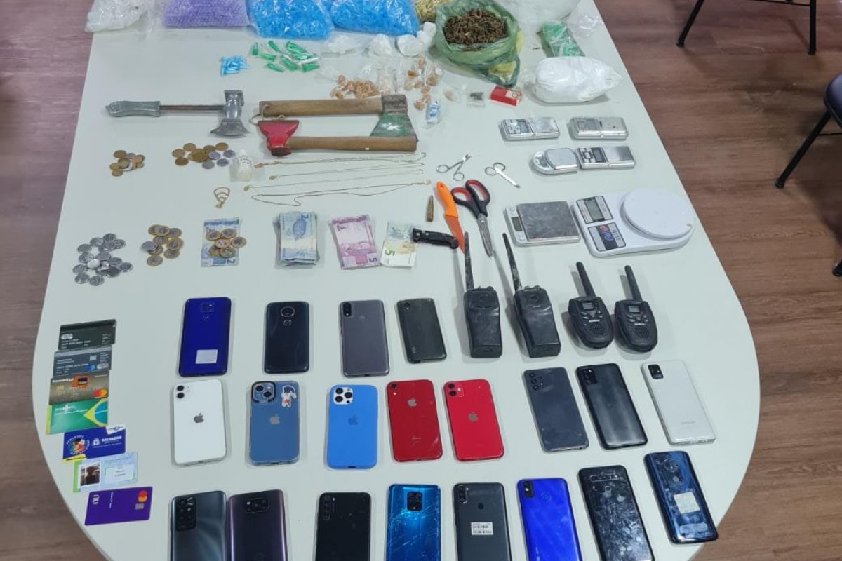 Carnaval de Salvador: PM apreende 20 celulares furtados durante folia e prende homem em flagrante 