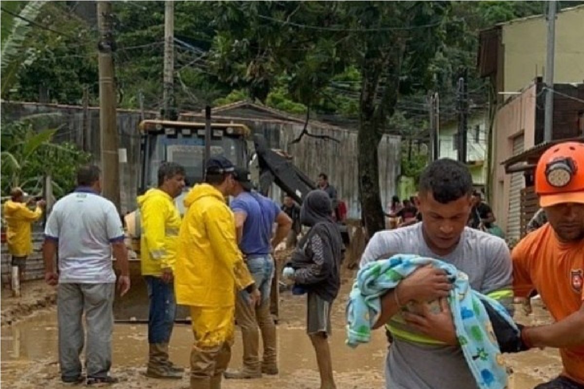 Justiça aceita pedido do estado de SP para remover moradores de áreas de risco no litoral 