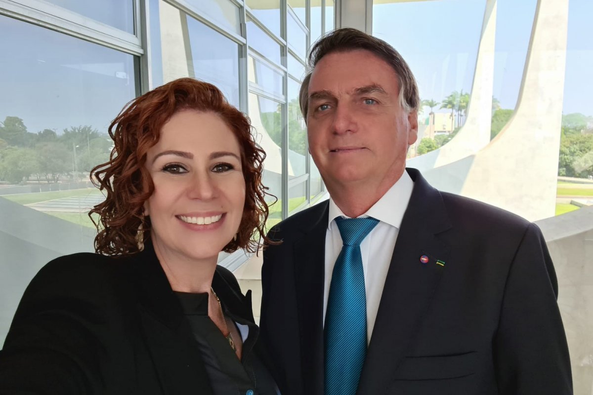 Bolsonaro afirma que Zambelli o traiu ao fazer acordo com Moraes, diz colunista