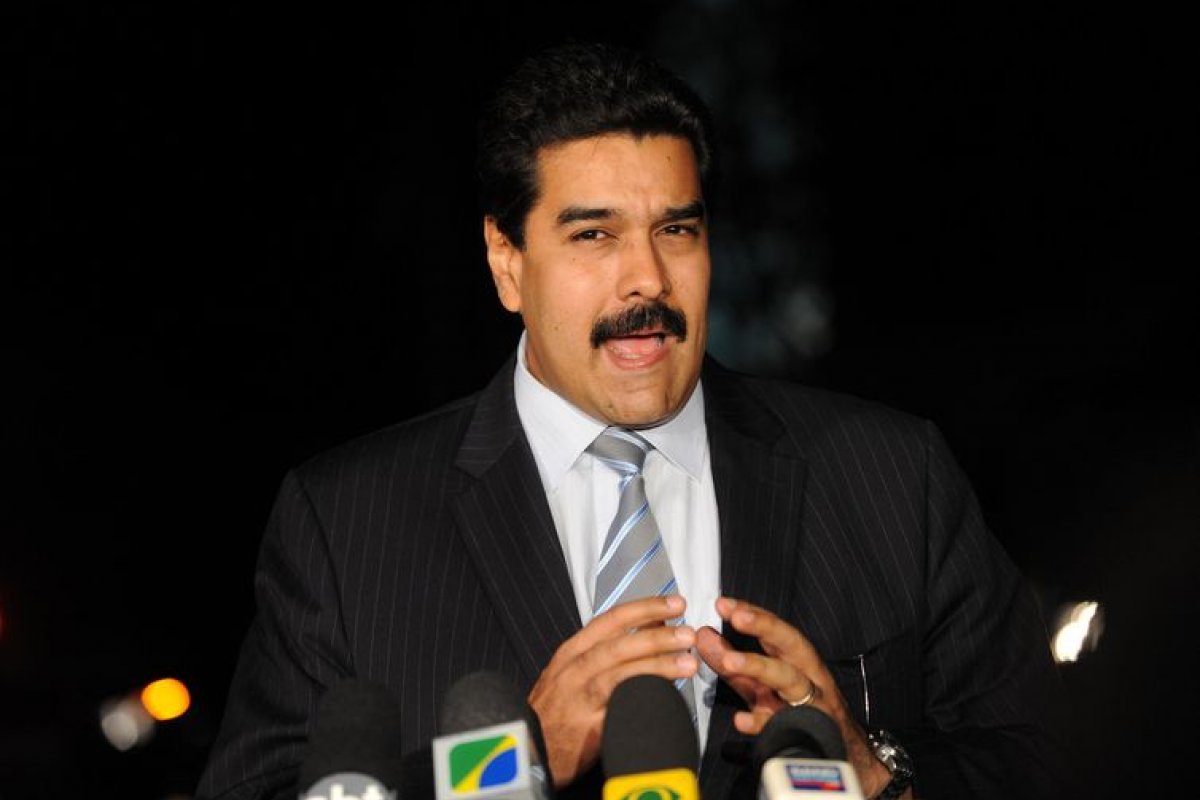 Venezuela reabre parte da fronteira com a Colômbia