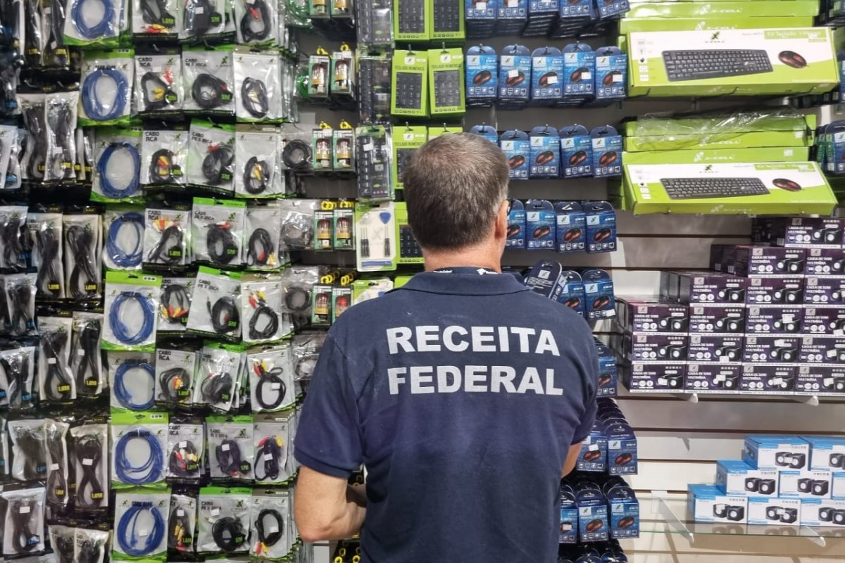 Equipamentos eletroeletrônicos com indícios de pirataria são apreendidos em Feira de Santana 