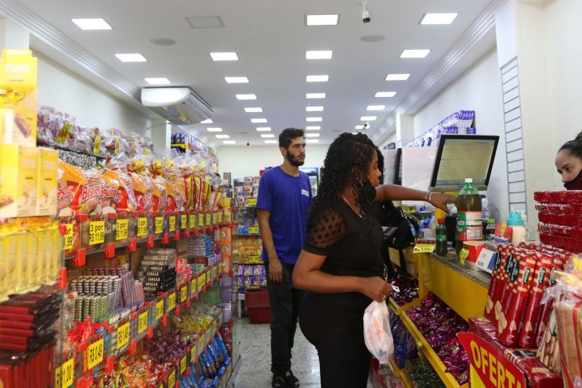 IPC-S desacelera a 0,34% em fevereiro, após apresentar elevação de 0,8% em janeiro