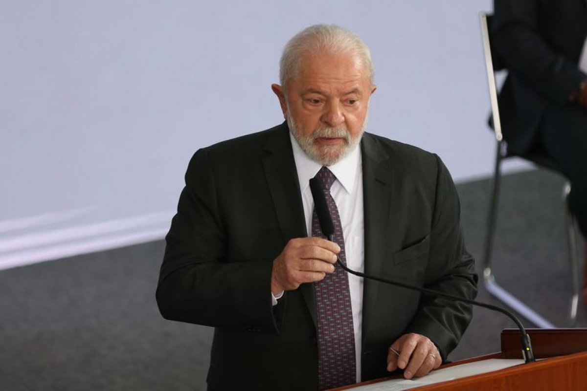 Lula defende criação de programa habitacional para famílias com renda entre R$ 5 mil e R$ 7 mil