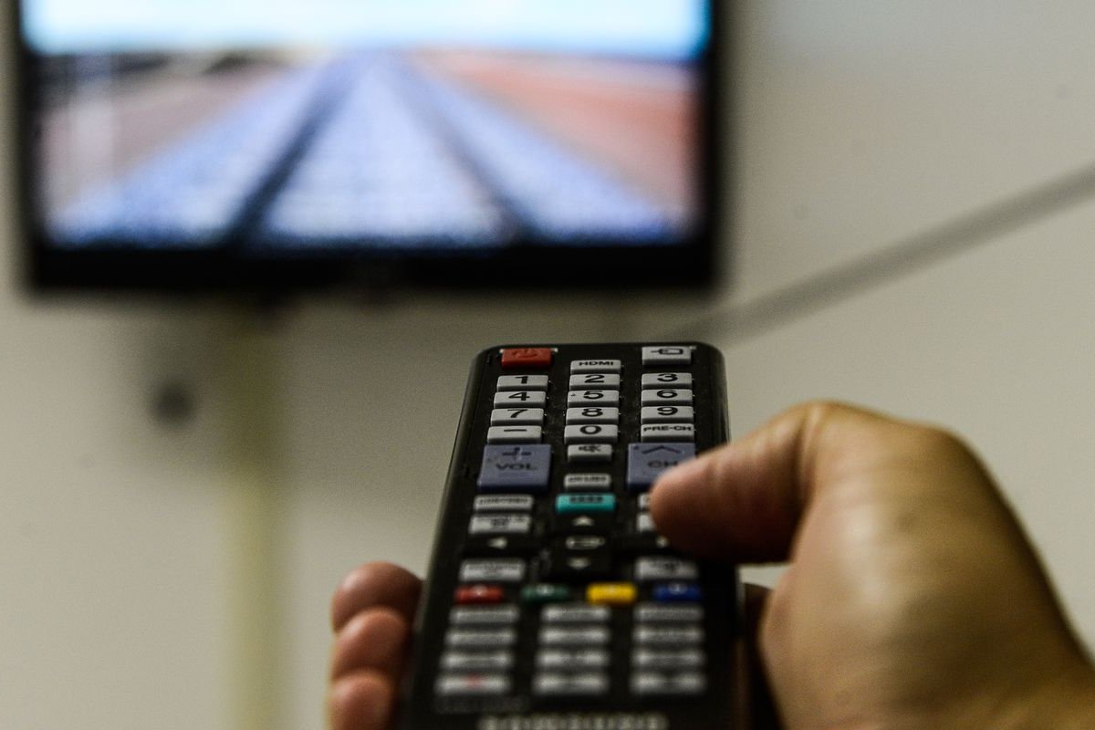 TV aberta lidera audiência no Brasil com 73% por aparelhos tradicionais, diz Kantar Ibope Media 