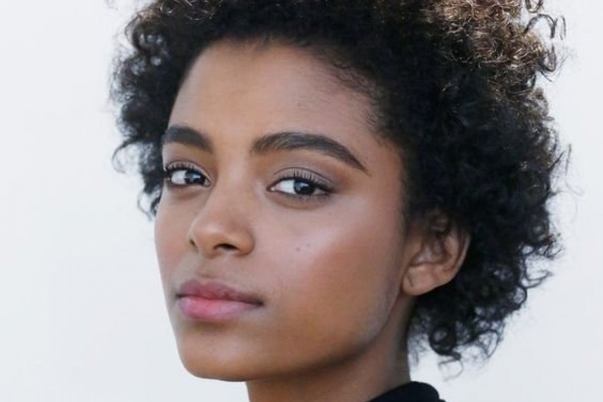A beleza natural das sobrancelhas está em alta! 