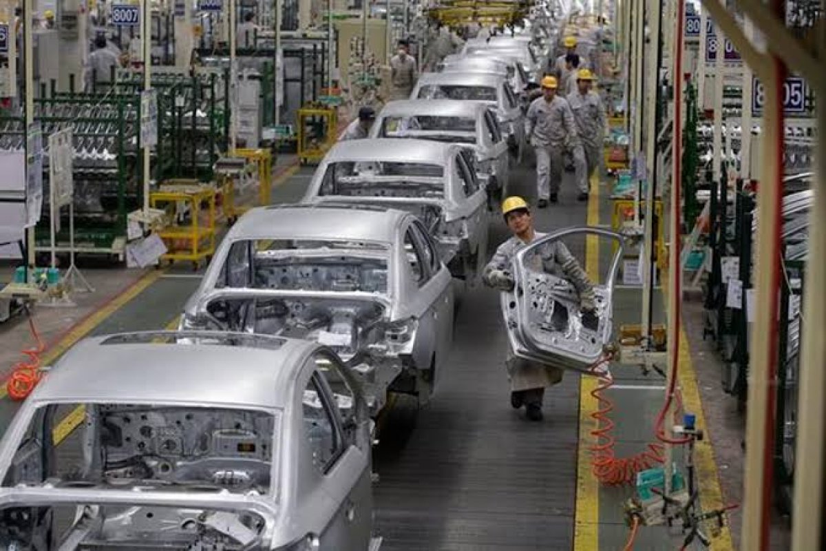 Produção de veículos sobe 0,8% no bimestre mas vendas caem ao menor nível em 17 anos 