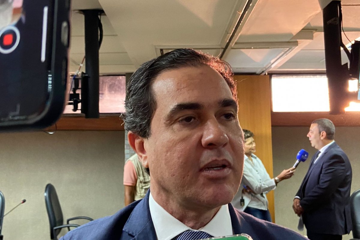 "Me senti credenciado", diz Tom Araújo após sabatina na Alba 