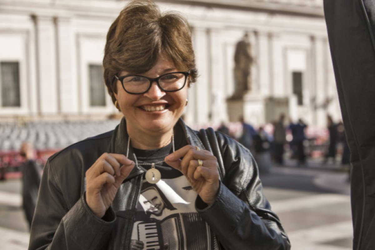 'Acho que o fato de ser mulher, saber acolher, cuidar e ouvir as pessoas, me ajuda muito', diz Maria Rita Pontes 